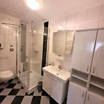 21068